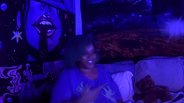 Snapshot of AutumnHart chatting on January 5, 1:45 am AutumnHart online show from January 5, 1:45 am