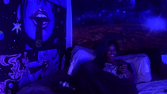 Snapshot of AutumnHart chatting on January 11, 2:41 am AutumnHart online show from January 11, 2:41 am