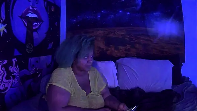 Snapshot of AutumnHart chatting on February 5, 5:09 pm AutumnHart online show from February 5, 5:09 pm