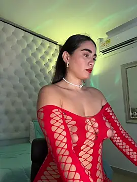 Snapshot of ZarahEvans chatting on December 4, 7:45 pm ZarahEvans online show from December 4, 7:45 pm