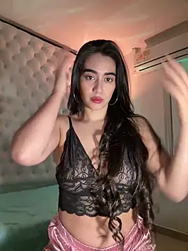 Snapshot of ZarahEvans chatting on December 19, 7:51 pm ZarahEvans online show from December 19, 7:51 pm