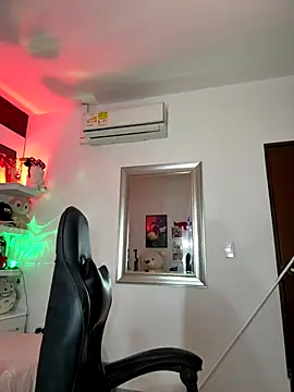 Snapshot of ZarahEvans chatting on November 25, 8:31 pm ZarahEvans online show from November 25, 8:31 pm