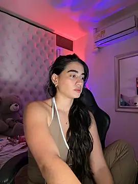 Snapshot of ZarahEvans chatting on December 3, 8:07 pm ZarahEvans online show from December 3, 8:07 pm