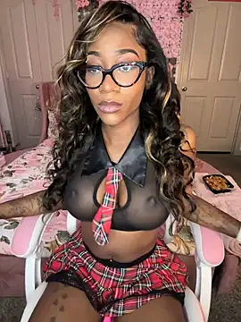 Snapshot of VixenCapri chatting on December 30, 7:00 pm VixenCapri online show from December 30, 7:00 pm