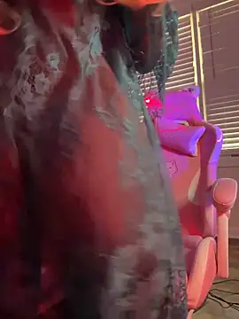 Snapshot of VixenCapri chatting on September 8, 9:36 pm VixenCapri online show from September 8, 9:36 pm