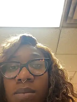 Snapshot of VixenCapri chatting on November 19, 3:34 pm VixenCapri online show from November 19, 3:34 pm