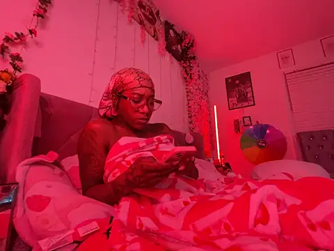 VixenCapri online show from March 11, 2:50 am