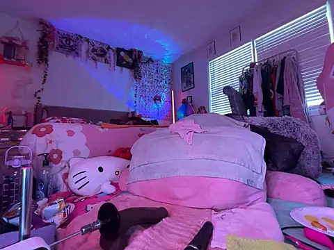 VixenCapri online show from March 25, 5:52 pm