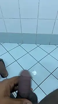 Snapshot of SLhotman chatting on March 17, 8:29 am SLhotman online show from March 17, 8:29 am