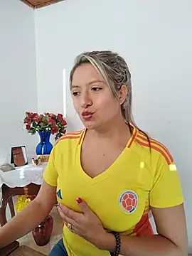 valeriahunter1 online show from June 17, 10:21 pm