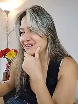 valeriahunter1 online show from July 10, 9:50 pm