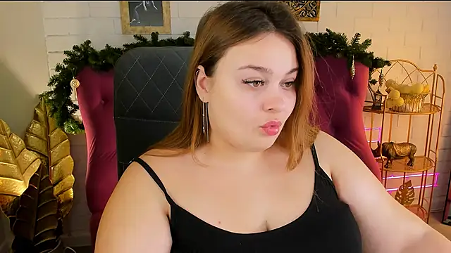 Snapshot of KimberlyMaran chatting on December 20, 9:11 am KimberlyMaran online show from December 20, 9:11 am