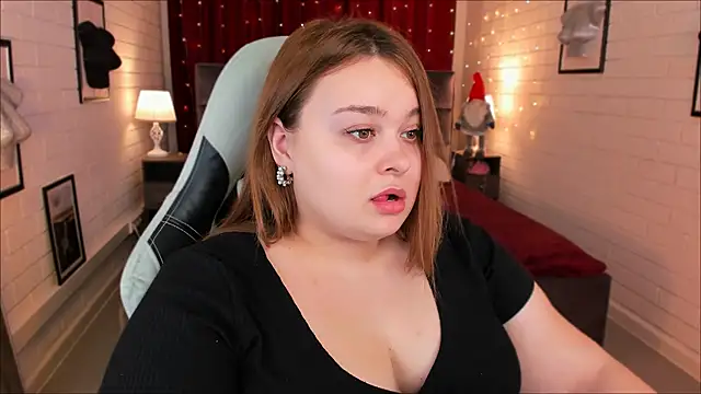 Snapshot of KimberlyMaran chatting on February 7, 9:05 am KimberlyMaran online show from February 7, 9:05 am