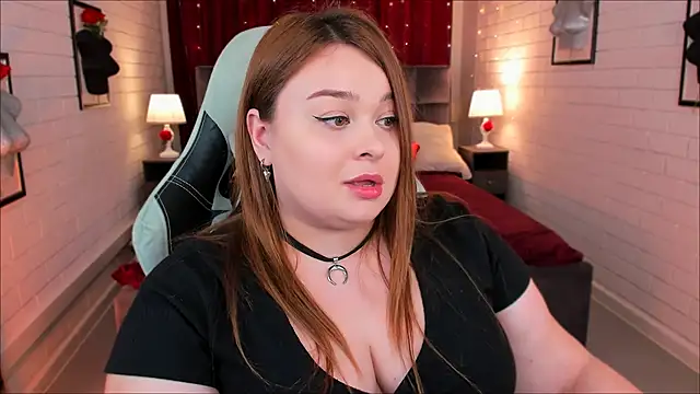 Snapshot of KimberlyMaran chatting on February 18, 3:32 pm KimberlyMaran online show from February 18, 3:32 pm