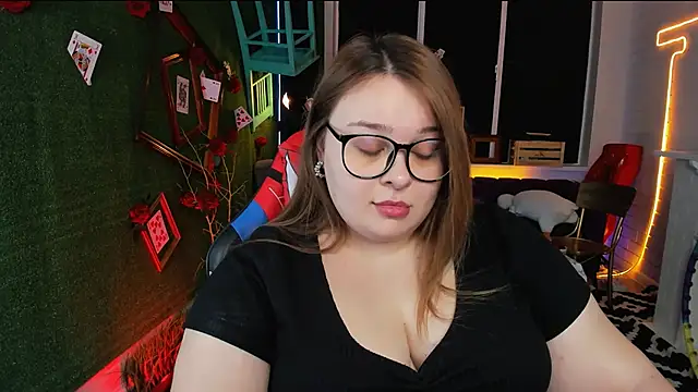 Snapshot of KimberlyMaran chatting on February 22, 9:12 am KimberlyMaran online show from February 22, 9:12 am