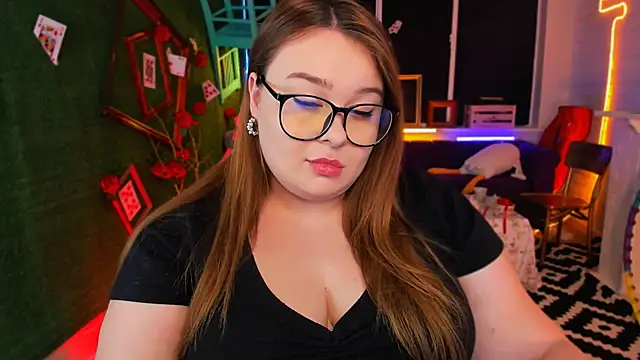 Snapshot of KimberlyMaran chatting on February 22, 12:19 pm KimberlyMaran online show from February 22, 12:19 pm