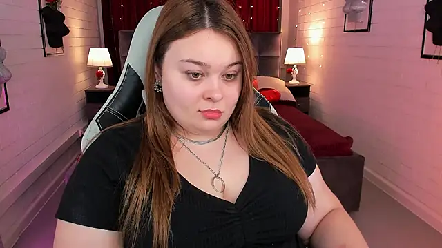 Snapshot of KimberlyMaran chatting on February 26, 9:10 am KimberlyMaran online show from February 26, 9:10 am