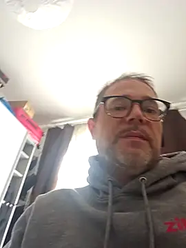 Snapshot of BananasNCream chatting on September 25, 8:18 am BananasNCream online show from September 25, 8:18 am