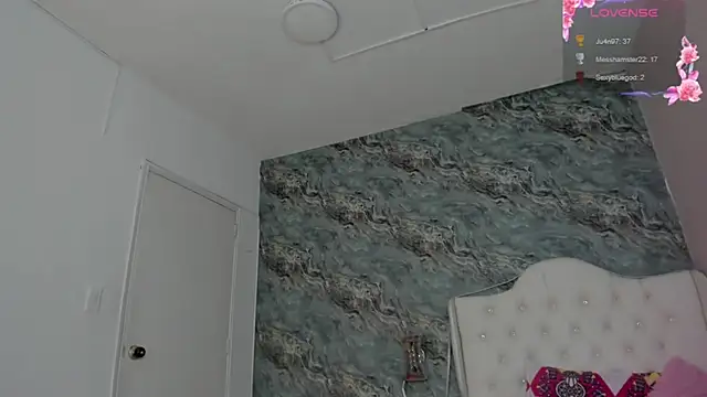 Snapshot of CAMILLEN_PETTID chatting on March 8, 10:56 pm CAMILLEN PETTID online show from March 8, 10:56 pm