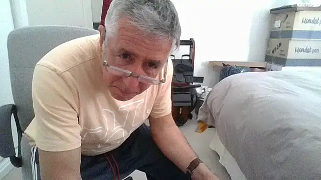 parejamlga58 online show from April 14, 2:01 pm