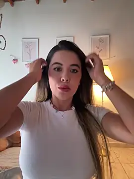 Emilia Bakerr online show from March 19, 7:07 pm