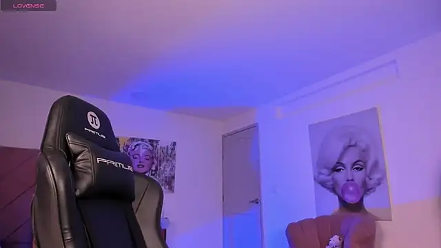 Marily Daniela  online show from April 3, 10:52 pm