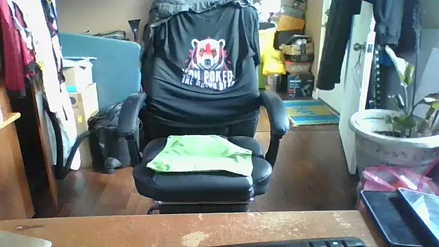 Daremeknot online show from April 17, 1:25 pm