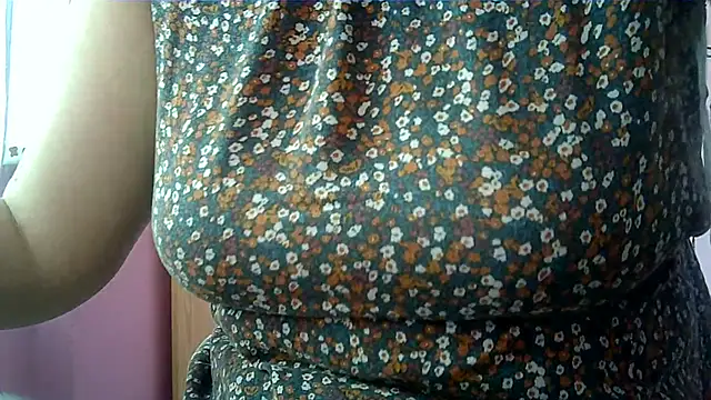 Snapshot of Lucinka1 chatting on February 2, 10:57 am Lucinka1 online show from February 2, 10:57 am