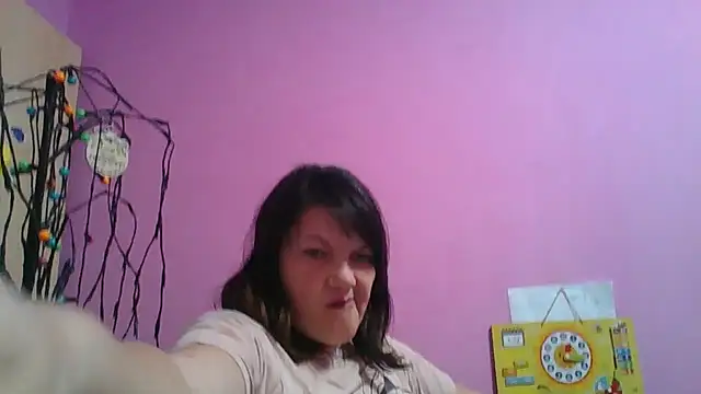 Snapshot of Lucinka1 chatting on March 13, 6:23 pm Lucinka1 online show from March 13, 6:23 pm