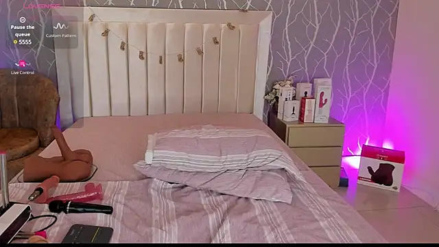 sofiacleyton1 online show from March 15, 7:27 pm