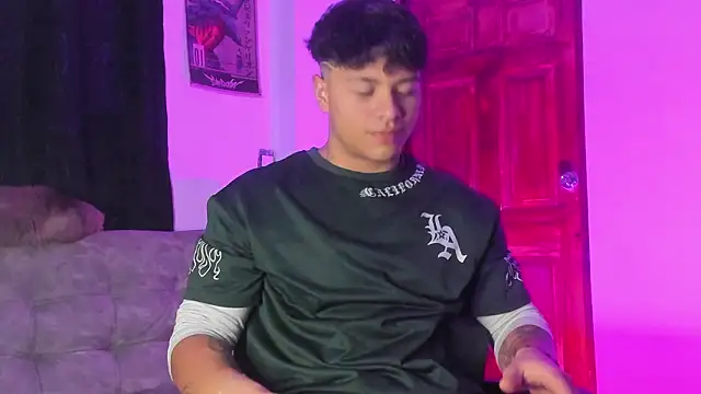 Dominic Biker   online show from February 26, 2:43 am