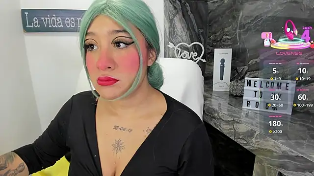 Snapshot of miss_danika chatting on November 25, 10:59 am miss danika online show from November 25, 10:59 am