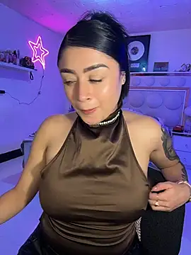 lucianaroy online show from April 18, 2:37 am