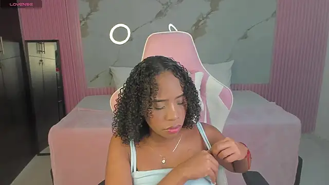 Snapshot of lia_16 chatting on February 6, 3:31 pm lia 16 online show from February 6, 3:31 pm