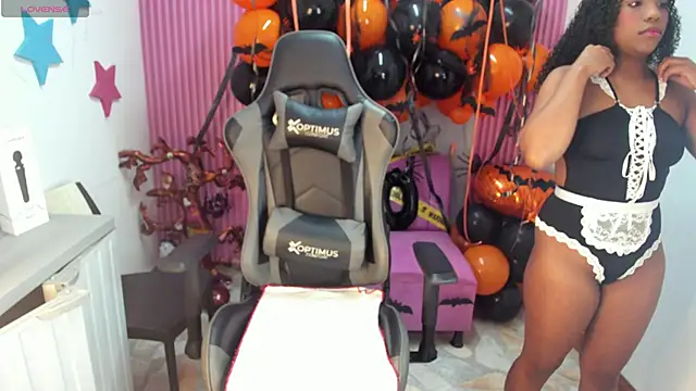 Snapshot of lia_16 chatting on October 25, 11:07 am lia 16 online show from October 25, 11:07 am