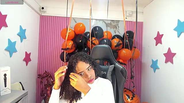 Snapshot of lia_16 chatting on October 30, 11:00 am lia 16 online show from October 30, 11:00 am