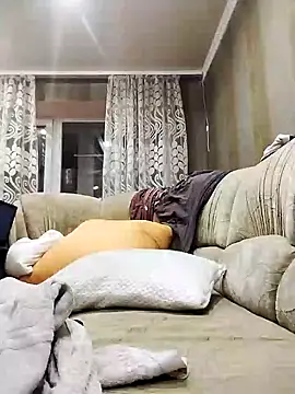 Snapshot of DjiniCD chatting on January 8, 8:39 pm DjiniCD online show from January 8, 8:39 pm