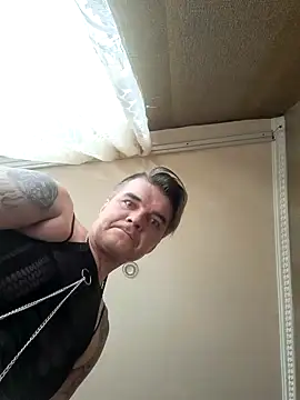 Snapshot of DjiniCD chatting on February 11, 10:26 am DjiniCD online show from February 11, 10:26 am