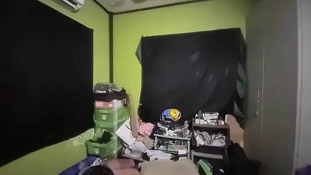 Snapshot of Tipredeye chatting on October 15, 8:20 pm Tipredeye online show from October 15, 8:20 pm