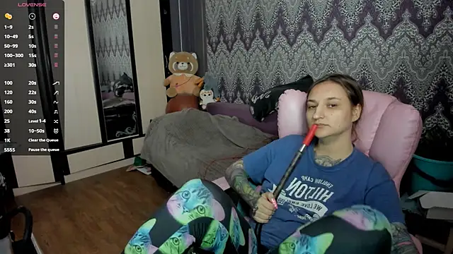 Snapshot of AlexRacc00n chatting on January 21, 2:54 am AlexRacc00n online show from January 21, 2:54 am