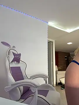 Alison Diaz17 online show from February 9, 10:32 pm