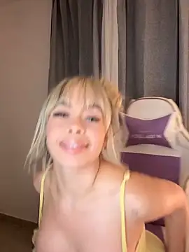 Alison Diaz17 online show from September 13, 11:59 pm