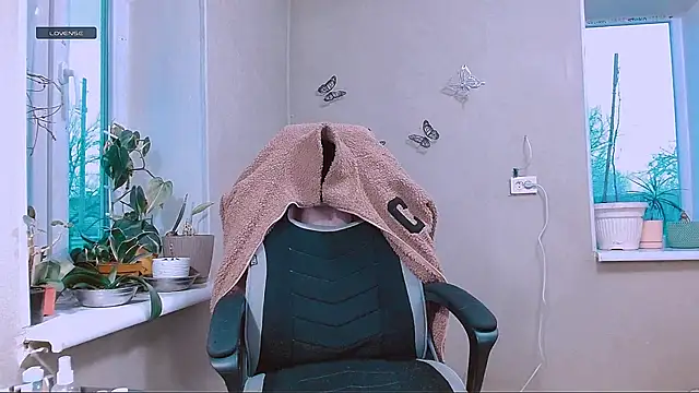 RosaJil online show from April 12, 4:34 pm