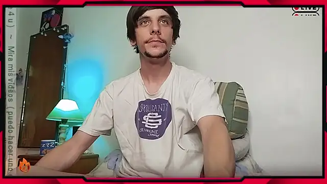 Snapshot of tobix_ chatting on December 29, 11:50 pm tobix online show from December 29, 11:50 pm