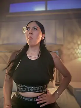 Snapshot of MarianaBenz chatting on February 1, 8:16 pm MarianaBenz online show from February 1, 8:16 pm