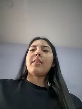 Snapshot of MarianaBenz chatting on February 6, 8:23 pm MarianaBenz online show from February 6, 8:23 pm