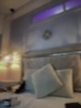 Snapshot of MarianaBenz chatting on February 12, 8:29 pm MarianaBenz online show from February 12, 8:29 pm