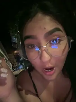 Snapshot of MarianaBenz chatting on March 5, 2:36 am MarianaBenz online show from March 5, 2:36 am