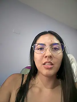 Snapshot of MarianaBenz chatting on March 7, 8:44 pm MarianaBenz online show from March 7, 8:44 pm