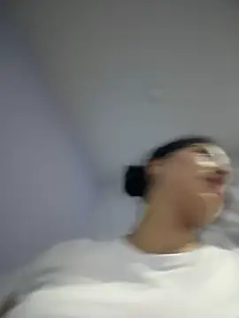 Snapshot of MarianaBenz chatting on March 9, 12:00 am MarianaBenz online show from March 9, 12:00 am